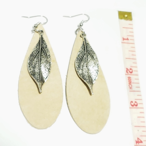 3/$25 💛BEAUTIFUL HANDMADE EARRINGS 💛 or all for $55 - Picture 4 of 7